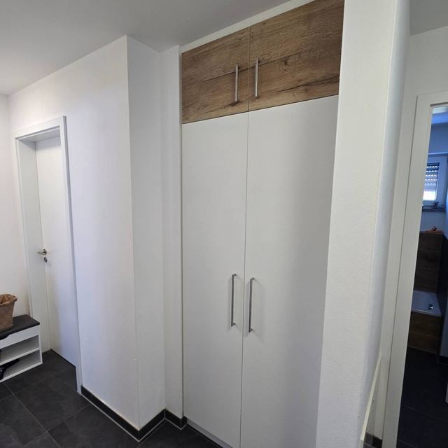 Einbauschrank in weiss und Eiche Halifax Passgenau in jede Nische Einteilung nach Kundenwunsch Aufmaß …