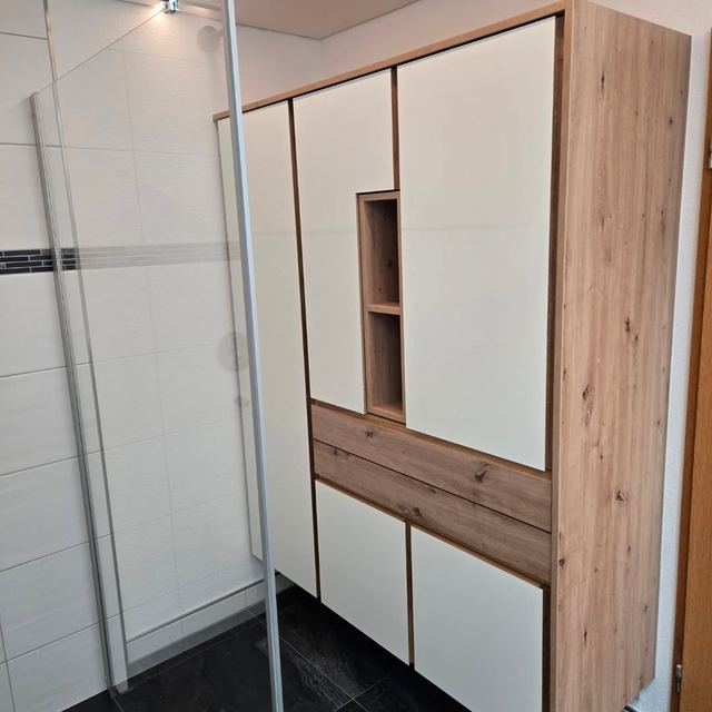 Der Badschrank vom Schreiner Individuell, nicht von der Stange, einzigartig Wir machen Möbel fürs Leben …
